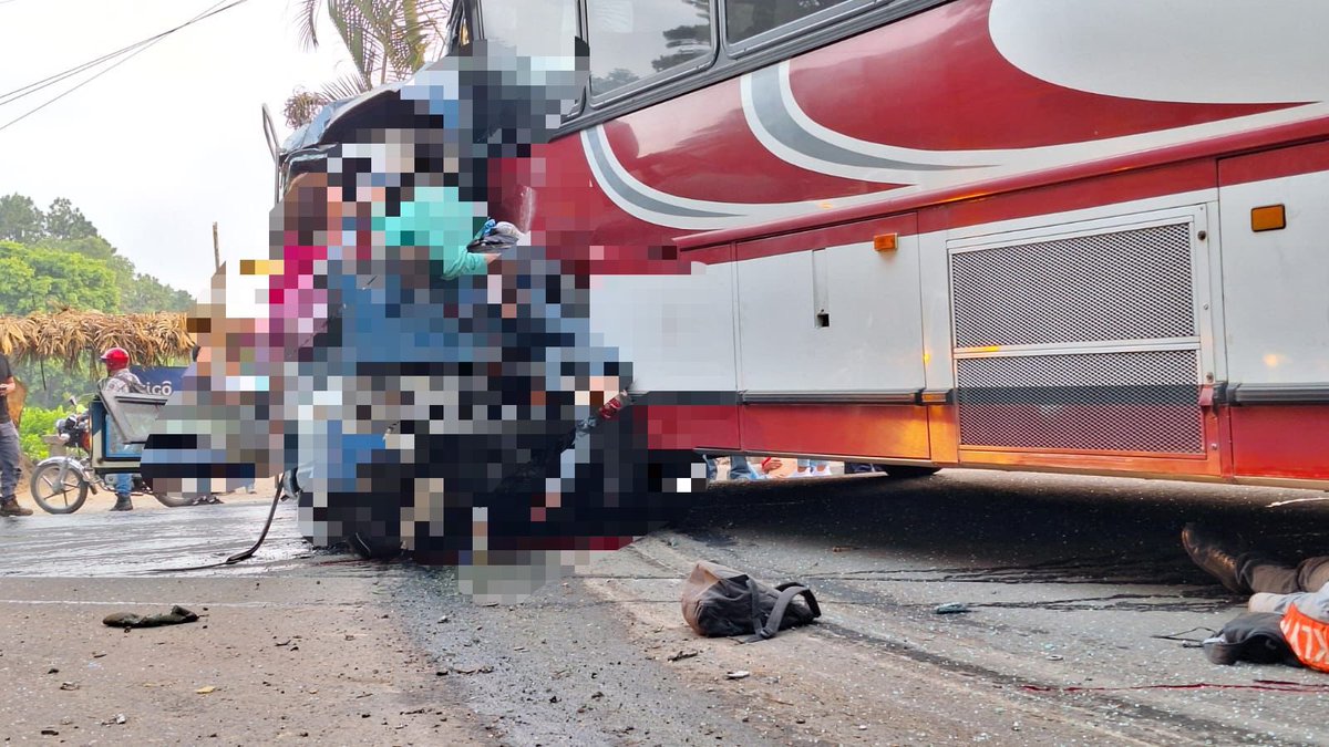 masntvhn's tweet photo. #MNTV | 🚨#ÚLTIMOMINUTO | 🚨
¡Tragedia! 15 personas muertas es el saldo de una colisión entre dos buses en #SanJuan de #Opoa, #Copán. https://t.co/SVjy1UzoJx