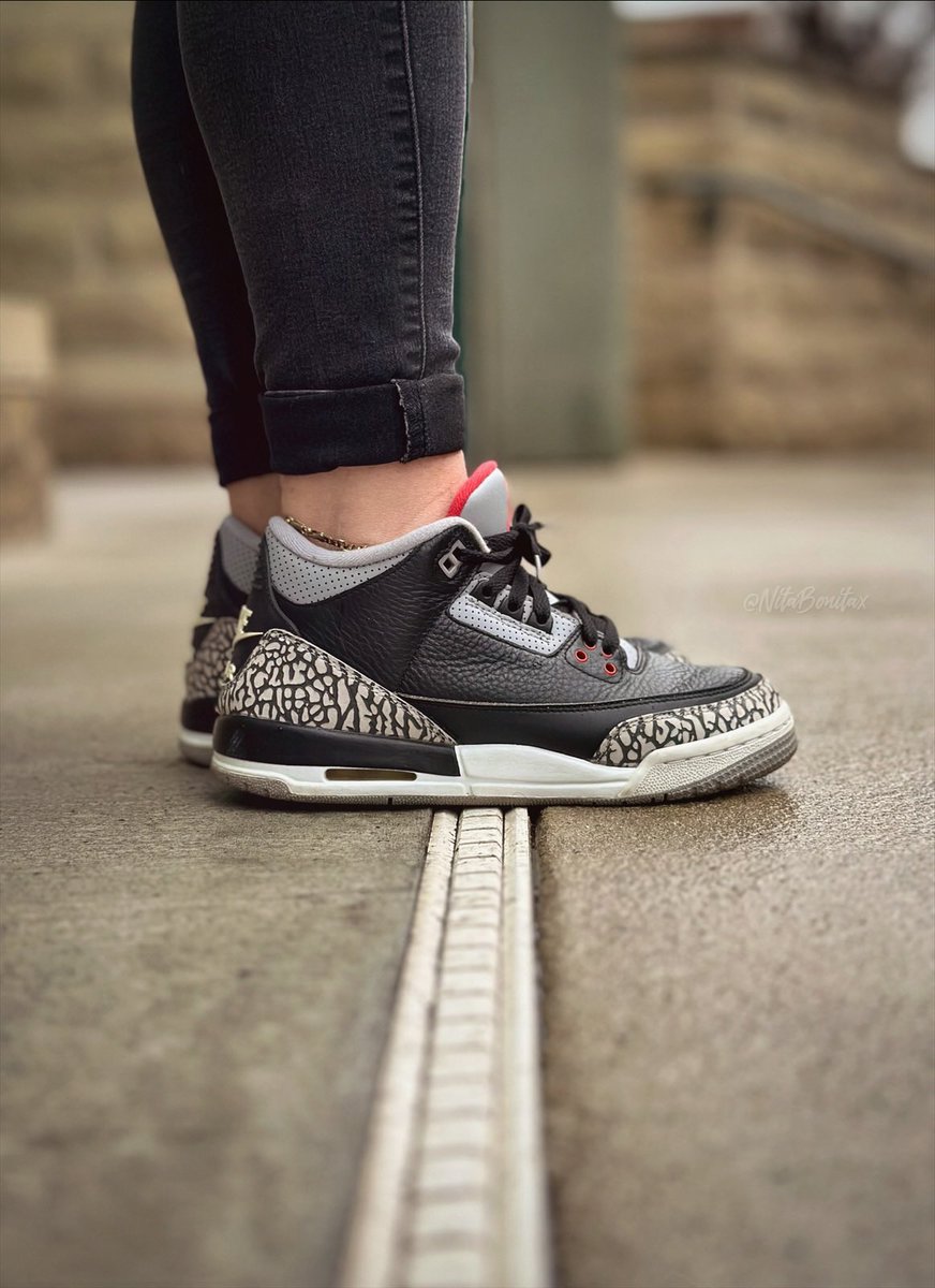 NitaBonitax's tweet image. #bhmkotd #BHMKOTD24 
Day 28 - UNO Out.
Wear the shoes that you’d save as your last pair on earth. Your Game Enders. The Black Cement 3s, if you know me you know. No explanation needed. 
#kotd #snkrsliveheatingup