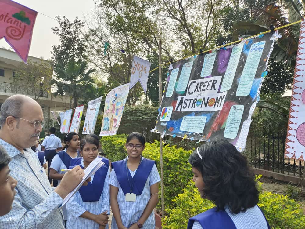 HooghlyJnv's tweet photo. #NationalScienceDay2024 celebrated in @HooghlyJnv 
#CareerFair https://t.co/W77U5fDsEg
