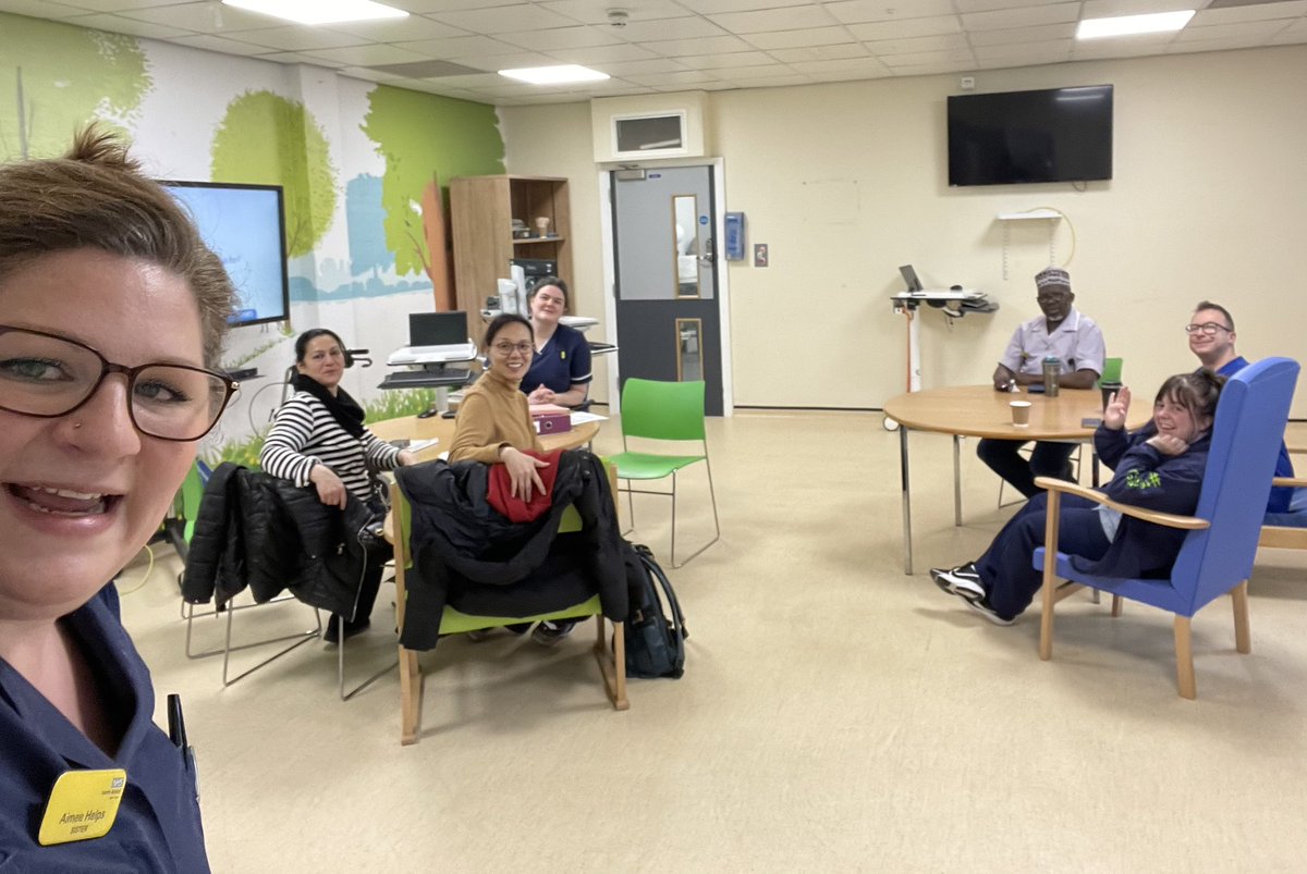 NurseHelps's tweet photo. Thankyou to the lovely @chloecoxy1 for coming to EEU to update us on all things Tissue Viability. Wonderful feedback from the team who felt it was really informative and useful. We look forward to welcoming you back 😀 https://t.co/zKu8ja6uiI