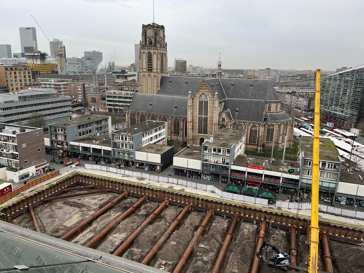 Begin 2024 is Sterk gestart met het realiseren van het imposante 4-laagse HE600B stempelraam voor het project RottaNova.

Eerder plaatste @SterkBV de damwand voor de bouwkuip in opdracht van @D2RB v.o.f voor dit toekomstige Rotterdamse wooncomplex. 

#Sterkbv