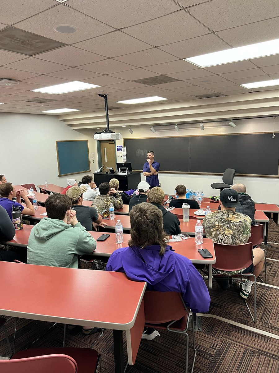 markjfunk's tweet photo. Had a great night hosting the UNI wrestlers discussing how to finish strong with positive thoughts and affirmations to maintain that winning mindset. Special thanks to Jordan Montgomery from Montgomery Companies for speaking and leading the discussion. 
#panthertrain https://t.co/JsY9jRRNOP