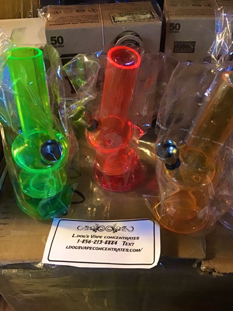LDogsvape's tweet photo. Bongs $9.99 torches 8.99 screens 25pc. 6.99 for sale ship free https://t.co/JeLnzvkeKp