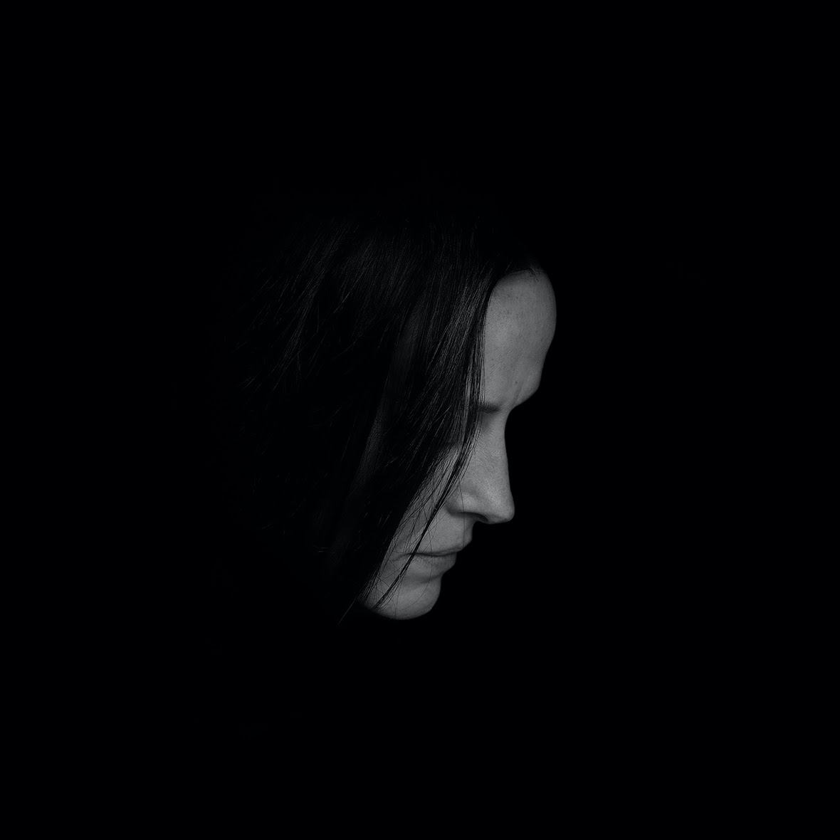 .@KeeleyForsyth announces new album 'The Hollow' - impactful new song 'Horse' is out now, 'reimagining' aspects of the score to Bela Tarr’s final film, The Turin Horse. clashmusic.com/news/keeley-fo…