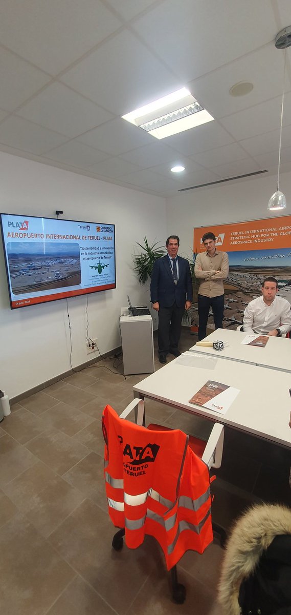 Aeropuerto de Teruel, vuela la innovación tweet media