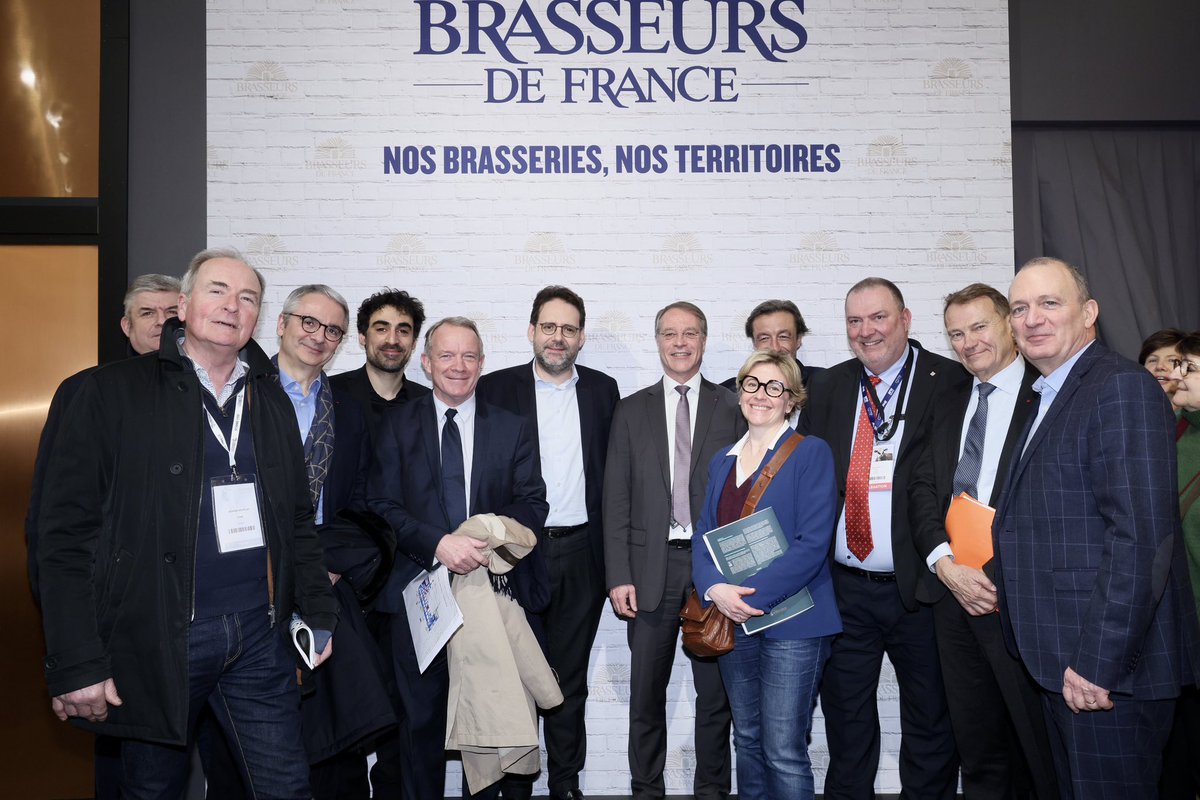 BrasseursFrance's tweet photo. #SIA2024 📅 Jour 4

Beaucoup de visites sur le stand de Brasseurs de France en ce 4e jour au Salon International de l'Agriculture.

Merci à tous les acteurs présents sur notre stand qui sont venus échanger sur les enjeux de la #filiere #brassicole https://t.co/gzsHVxX5it