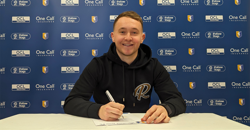 mansfieldtownfc's tweet photo. ✍️ Mansfield Town are delighted to announce that midfielder @louissreed has signed a new 18-month contract, keeping him at the club until June 2025.

#Stags 🟡🔵