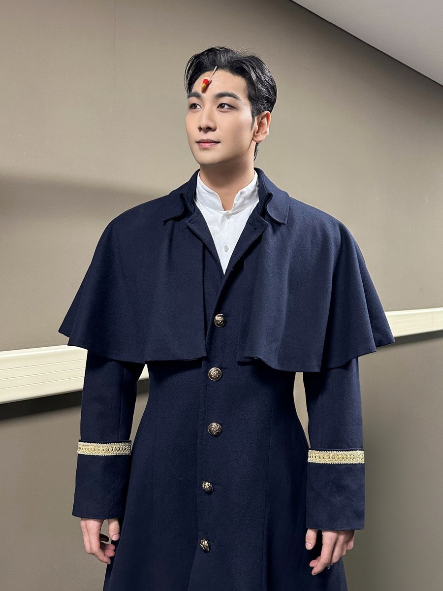 this_is_baekho_'s tweet photo. [#B_hind]
애타게 기다리던 백호의 네 번째 뮤지컬  <마리 앙투아네트>
페르젠 백작의 첫날이 마무리되었습니다!! 🎉
매회 새로운 매력을 선사할 백르젠 백작 앞으로도 많은 기대 해주세요! ❤️

#백호 #강동호 #BAEKHO #KANGDONGHO
#마리앙투아네트 https://t.co/Ytt5CCfjhb