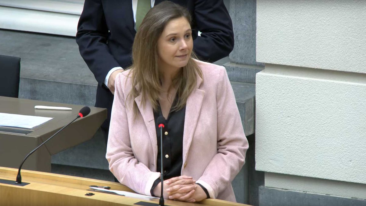 💬"De 50ste carnavalstoet in Wieze werd overschaduwd door het nieuws dat chocoladefabriek Barry Callebaut meer dan 300 banen zal schrappen in Wieze. De mensen zijn in shock. Ik hoop dat het jobverlies kan beperkt worden", zegt <a href="/FreyaSaeys/">Freya Saeys</a> (<a href="/openvld/">Open Vld</a>)

📺Live op Vlaams Parlement TV