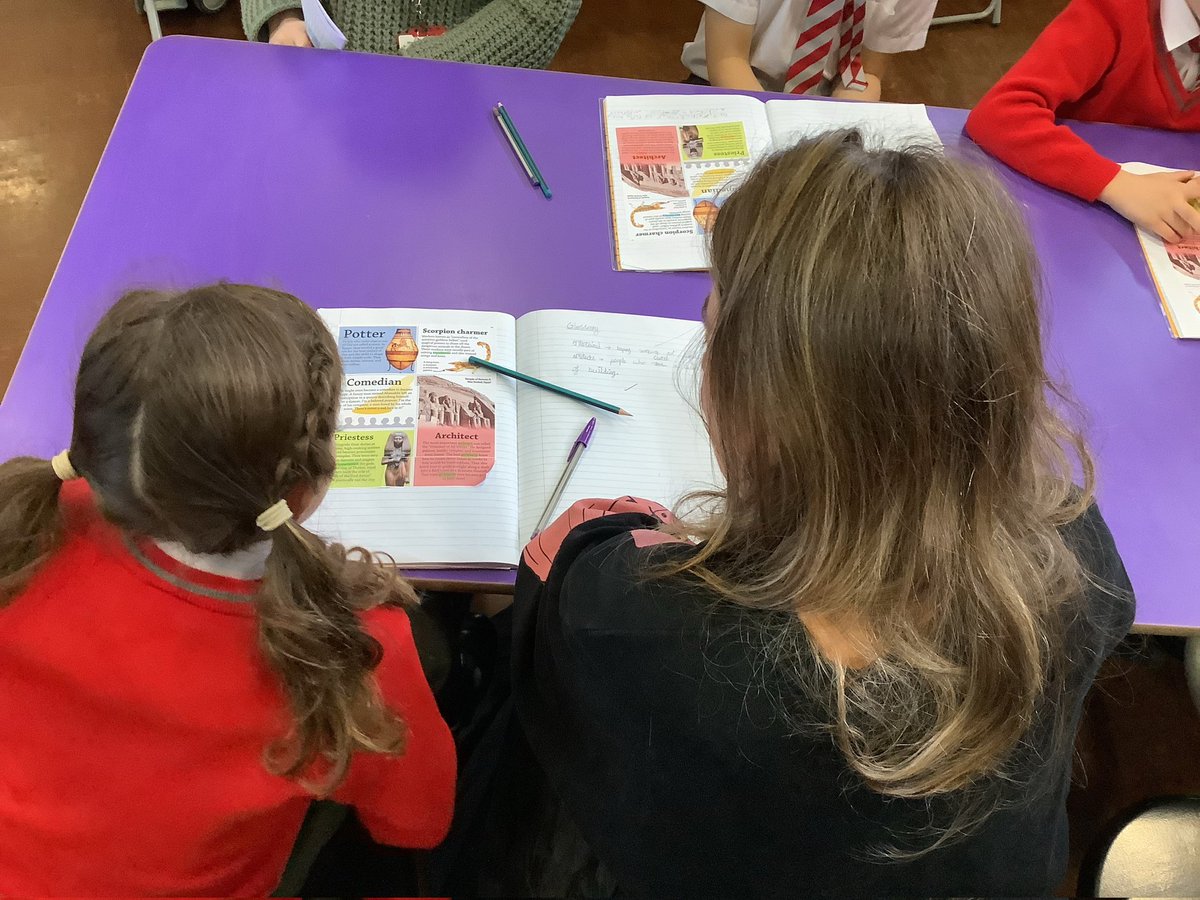 BurhillP's tweet image. Year 3 enjoyed hosting a reading workshop for parents this morning #teachingreading #learningtogether