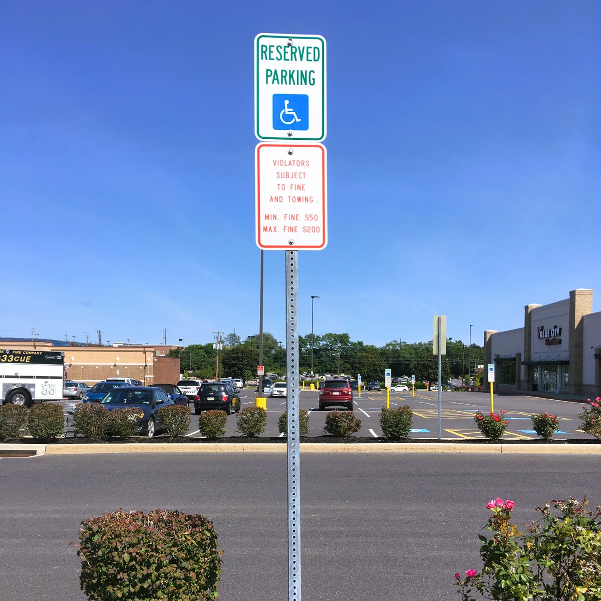 Divadisplaysinc's tweet image. Ready to optimize your parking lot experience? Contact us at 301-798-2717 or visit divadisplays.com to learn more about our parking lot signage solutions! 🅿️🚗 #ParkingLotSignage #HarrisburgPA #EnhancedNavigation #CustomizedSolutions #DurabilityAndQuality #DivaDisplays