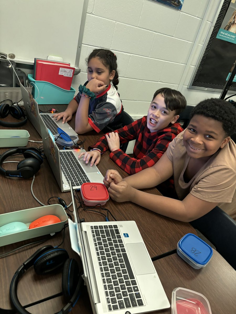 K Nicki Walker tweet media