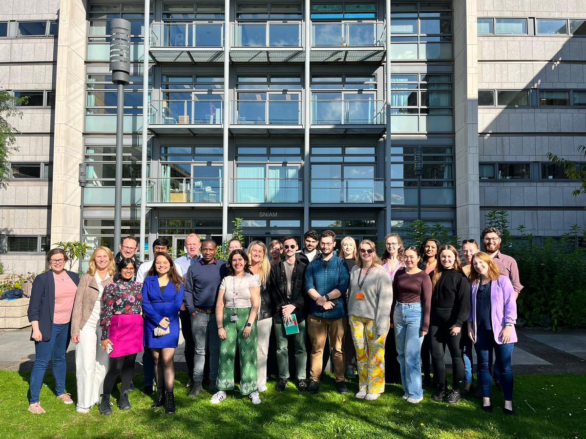 Delighted that our <a href="/CurrentChemIRL/">Current Chemistry Investigators (CCI)</a> project was successfully awarded @scienceirel Discover funding to expand further. We have dozens of schools lined up already for workshops, find us at the <a href="/IrishSciTeach/">ISTA</a> Conf this weekend &amp; the <a href="/esbscienceblast/">ESB Science Blast</a> next week tcd.ie/news_events/to…