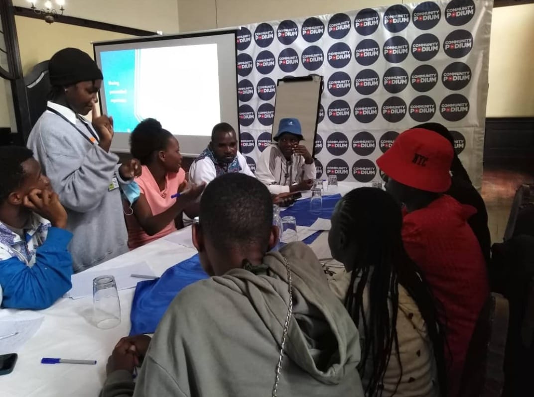 communitypodium's tweet photo. Bridging the gap for all voices! ️
Sign language interpreters ensure everyone can participate at @communitypodium's civic education program on countering fake news and promoting civic awareness.
No one should be left behind! #InclusiveOutreach #CivicEducation #CommunityBuilding https://t.co/lKMNricMUh