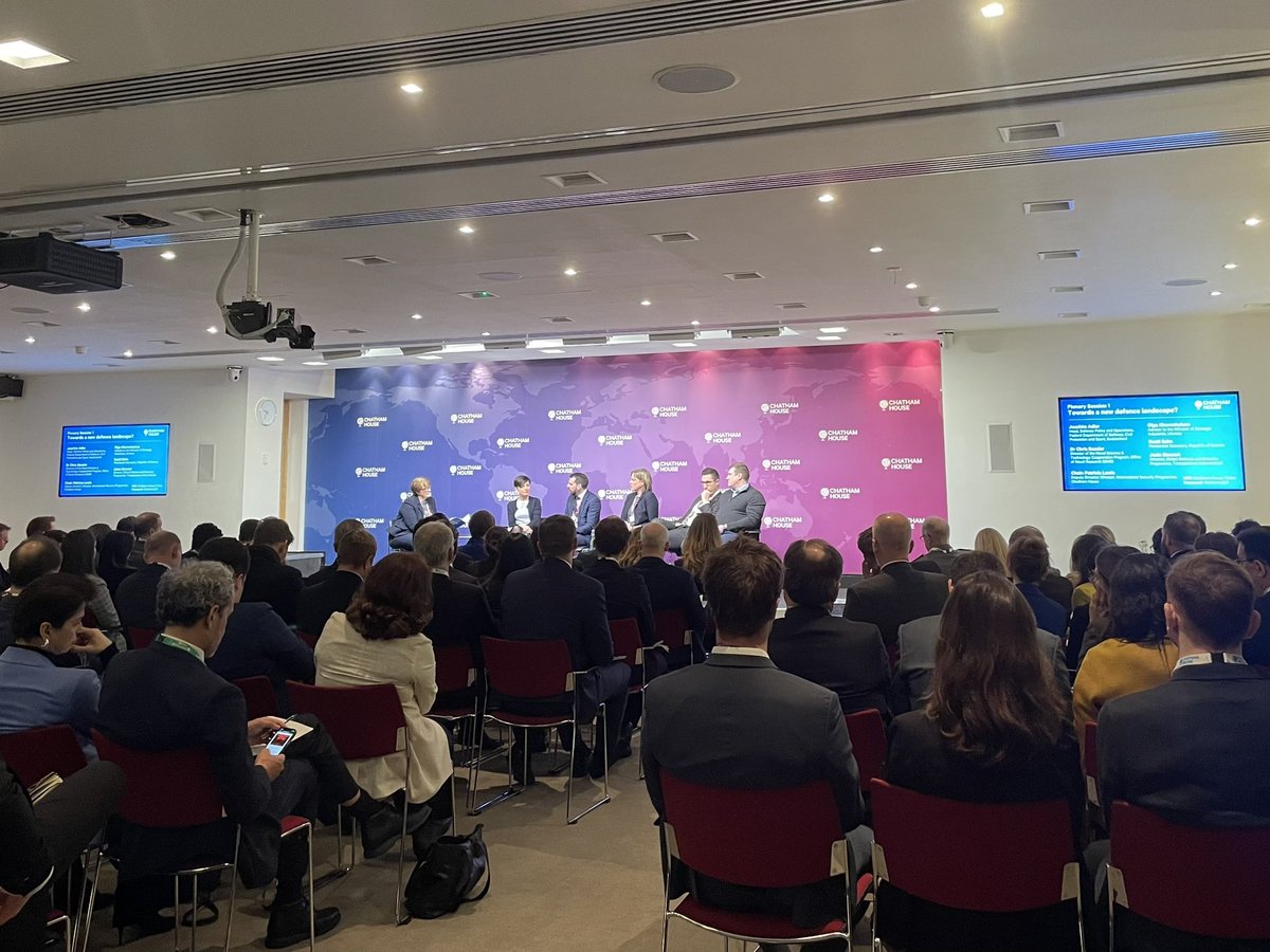 Great to attend the @ChathamHouse #CHSecDef conference in London yesterday. Lots of interesting perspectives on int’l #security - inc reflecting on roles of the EU, NATO, UK & others in the context of the Russia-Ukraine conflict, the climate crisis, and disinformation & elections