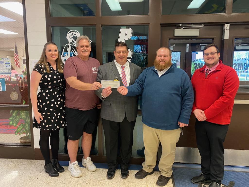 Mr. Dustin Bell, a science teacher at Pleasants County Middle School, Belmont, WV has received a grant of $ 1,294 for his innovative Rocket Design and Geometry project.🚀@pleasantscounty @pleasantscs Our next deadline is on 3/1 toshiba.com/taf