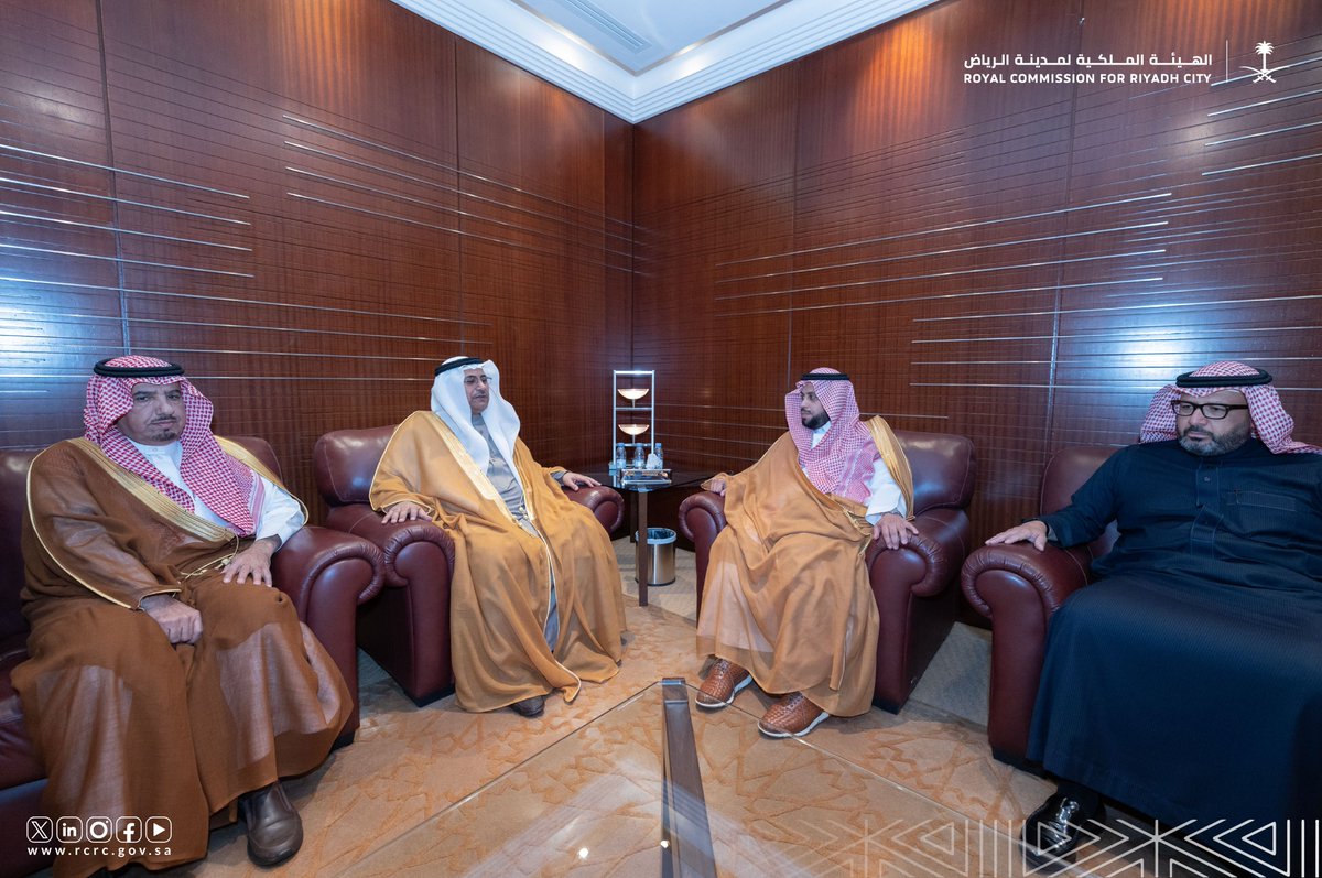 A delegation led by H.E. Adel bin Abdulrahman Al-Asoomi, President of the Arab Parliament, visited RCRC and met with Eng. Fahad bin Saleh, Assistant CEO of RCRC, and a number of officials who made a presentation on Riyadh’s transformational projects and #RiyadhExpo2030.