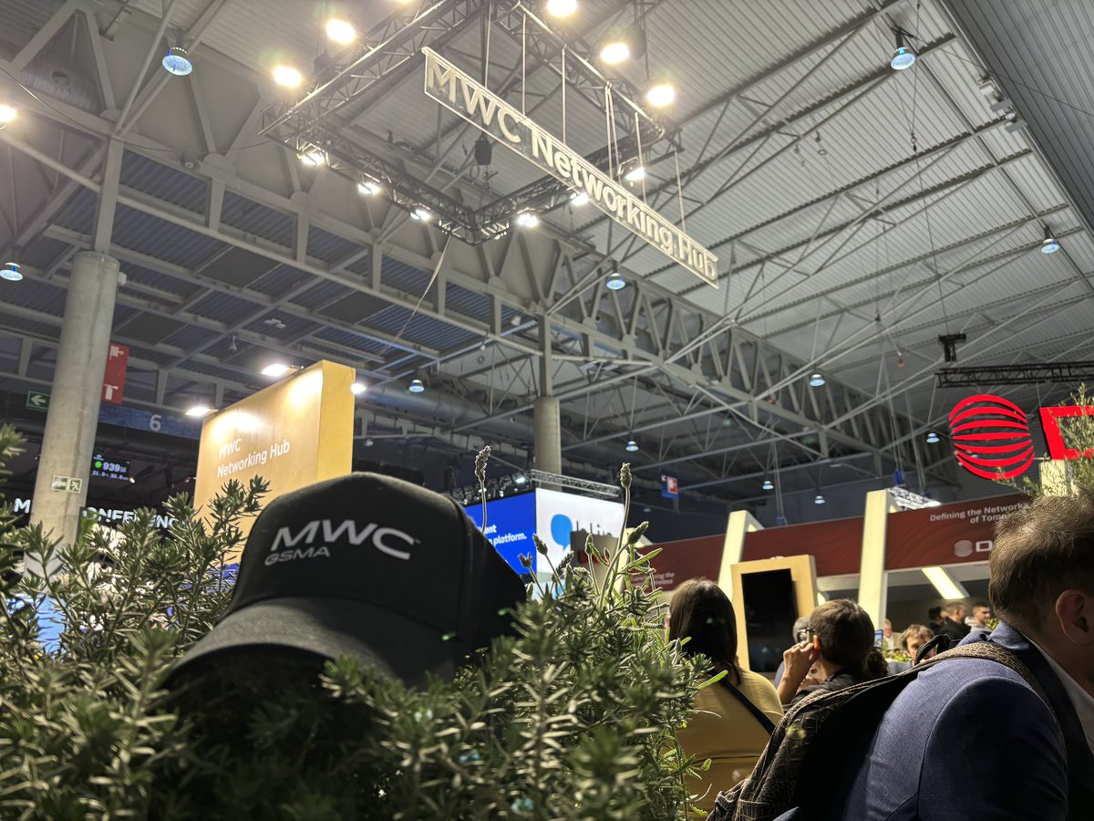 Networking and a free hat? Yes, please! 😊 🔍 clue: Hall 6