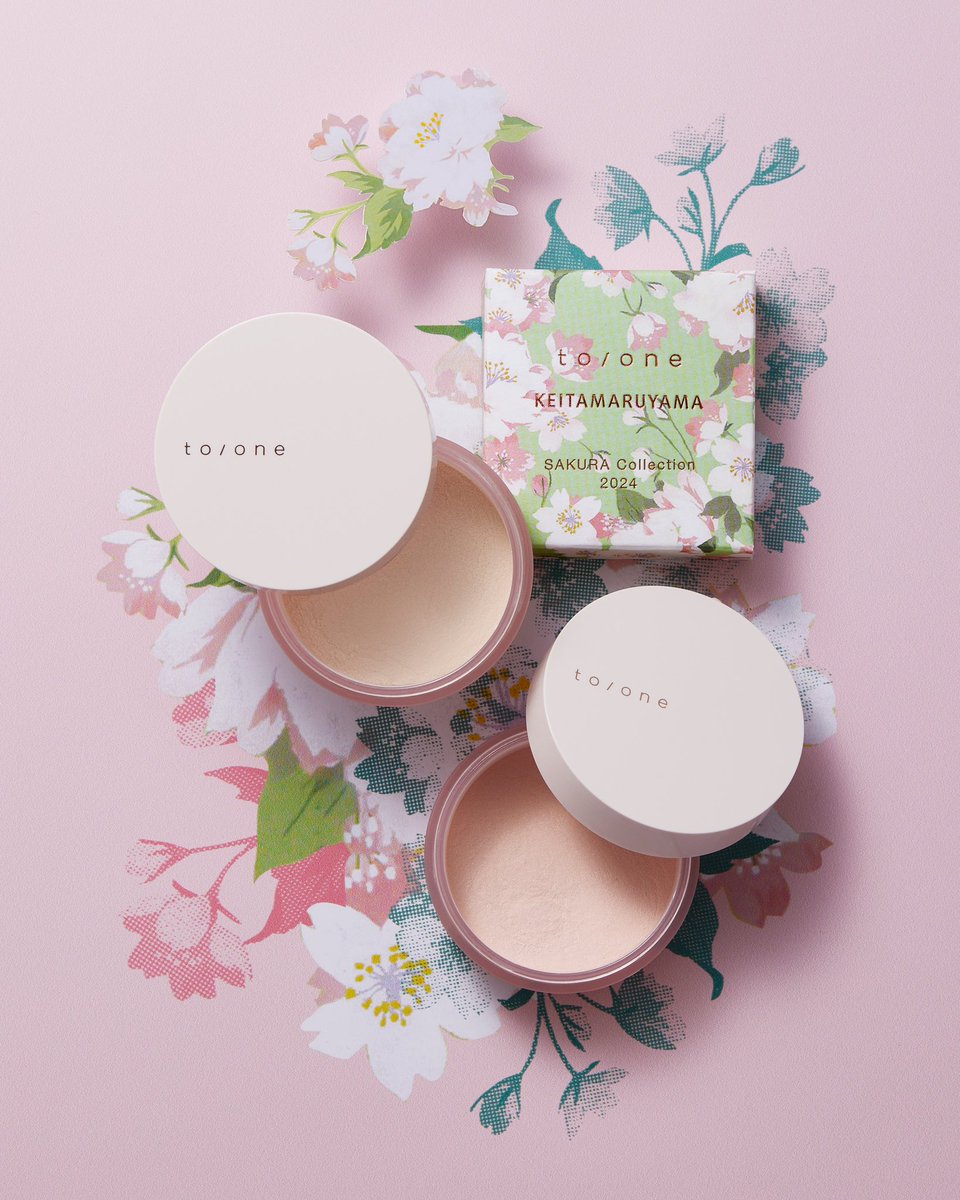 toonecosmetics's tweet photo. 陽射しに映える柔らかなツヤと血色感を、ふわり。
くすみや毛穴を感じないシルキーな肌に仕上げるルースパウダー
🌸ルミナスヴェール フェイスパウダー
限定2色 ¥3,850 (税込)
#toone #KEITAMARUYAMA #SAKURACollection https://t.co/UYbH4Sj7Pc