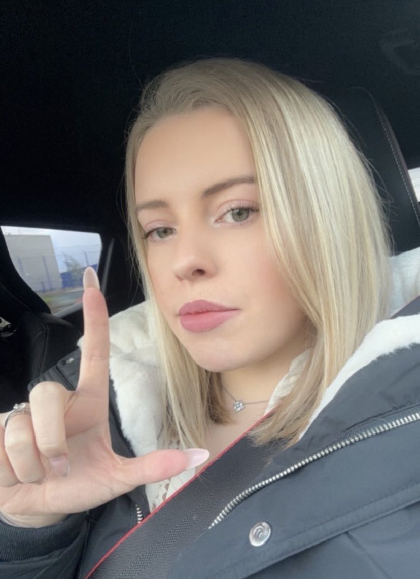 blondecoquine_'s tweet photo. Coucou mes soumis bien dormis ? #soumis #moneymiss #fetichisme #dominatrice #pied https://t.co/yWYZN4nFvl