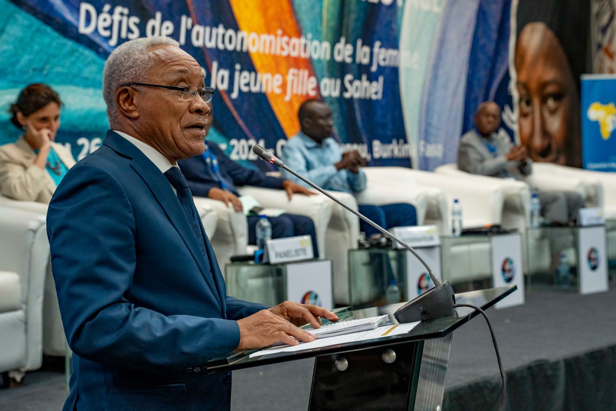 Le projet #SWEDD a permis à + de 633 441 adolescentes de bénéficier d'interventions visant à surmonter les obstacles qui entravent leur scolarisation :
Services de transport 🚌
Hébergement 🏠
Nourriture 🥪 
Fournitures scolaires 🎒 
Cours supplémentaires 👩🏿‍🏫
<a href="/Banquemondiale/">Banque mondiale</a>
#UNFPA