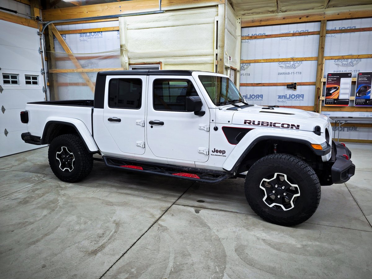 CarBeyondDriven's tweet photo. We enjoy tinting Jeeps here at CBD because they are great vehicles, every one is personalized, and the tint installs cleanly. This beautiful blanco Gladiator was in for quality #3MCeramicIR 25 window film to match the 25% from the factory on the rear.
#carbeyonddriven #jeep https://t.co/NupzEM7Boy