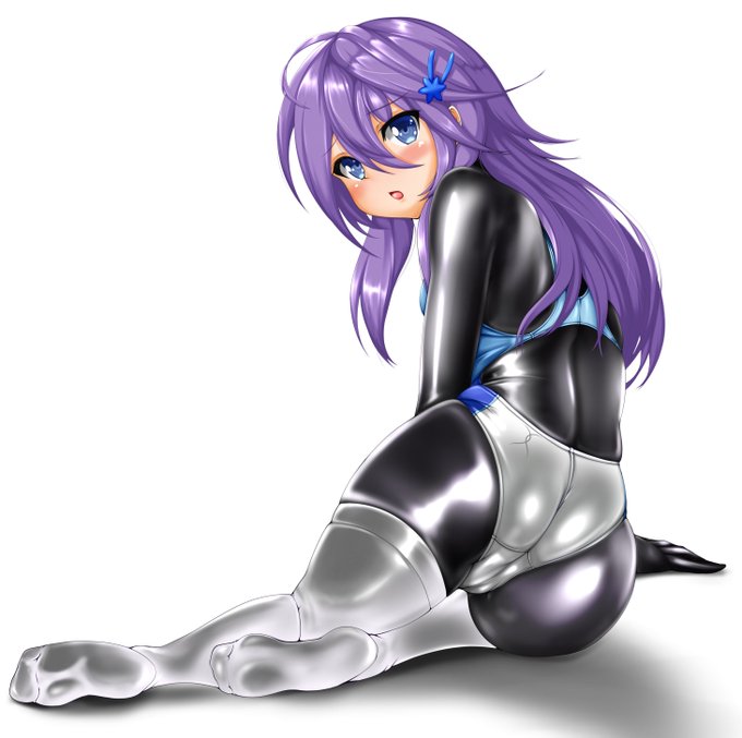 #人類は競泳水着を欲している
ラバースーツとの重ね着🖤 