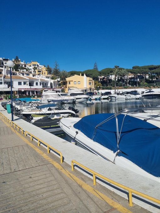 Enjoying life #Holliday #Sunshine #goodtimes #love ....... https://t.co/UY9NRfRoZd<a href="/tag/holliday"class="tags">#Holliday</a><a href="/tag/sunshine"class="tags">#Sunshine</a><a href="/tag/goodtimes"class="tags">#goodtimes</a><a href="/tag/love"class="tags">#love</a>