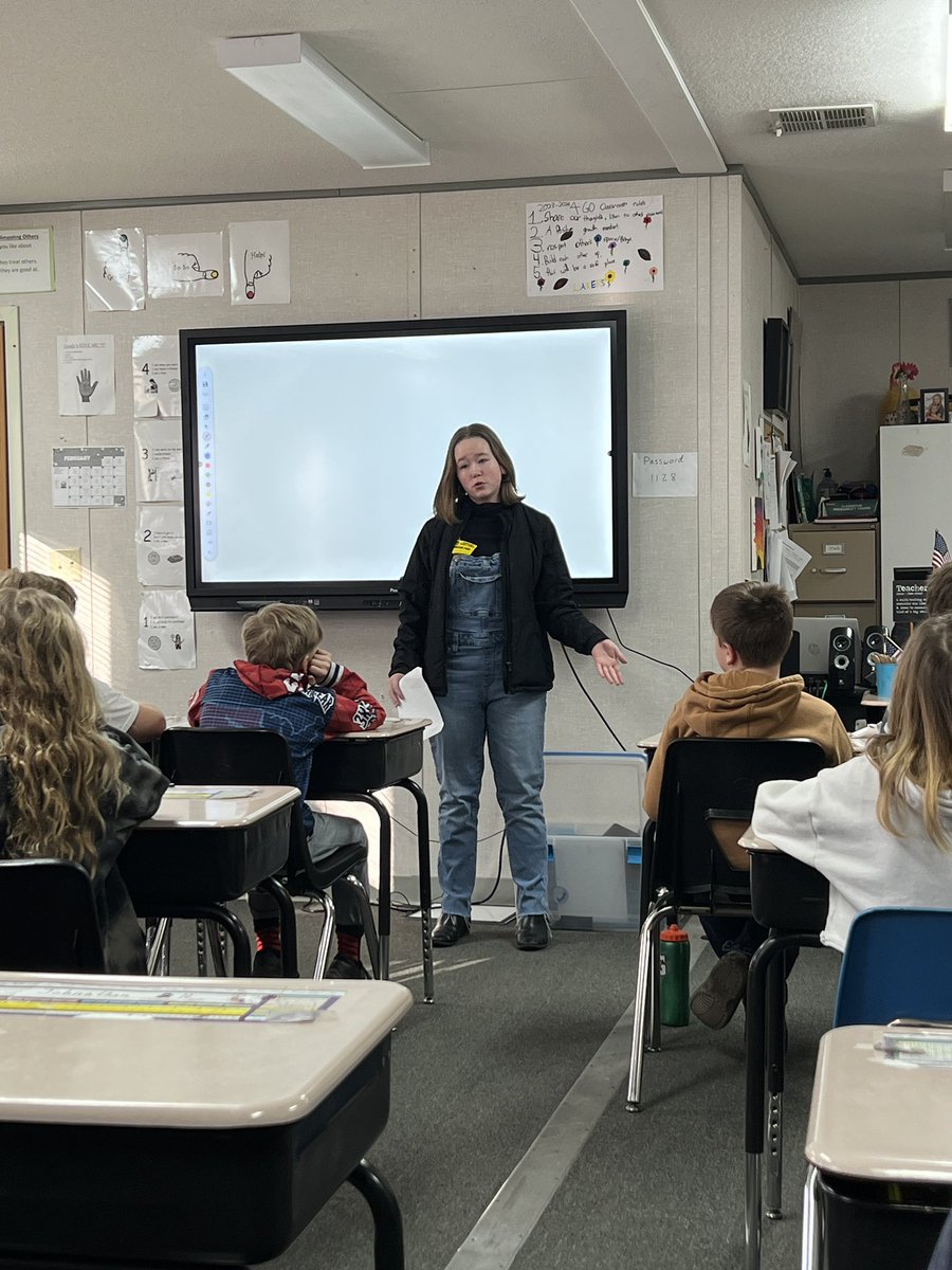 One of my all time favs Sophia (7th grader), is back to share her passion project, which is a speech on getting involved in activities in the middle school!  What a treat for our 4th graders 

#hlwwproud #hlwwlakers #lakerproud