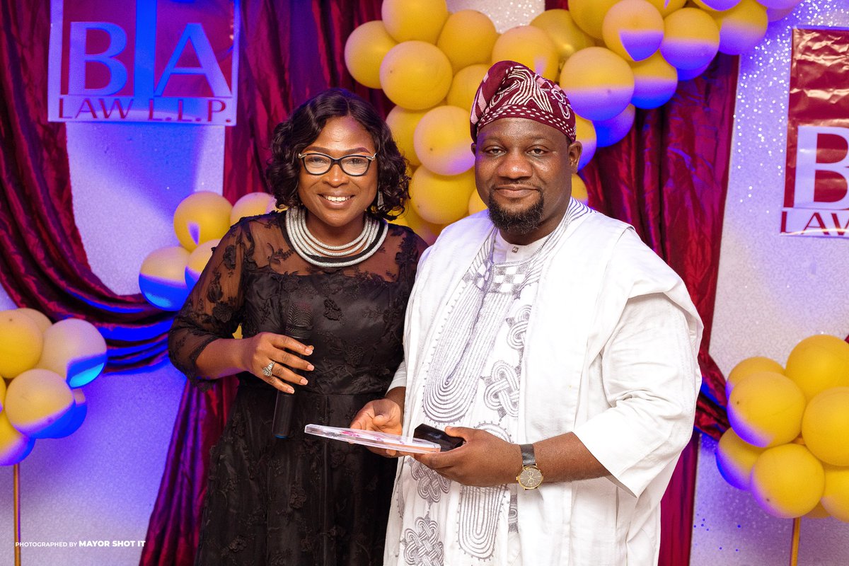 BALAWLLP1's tweet photo. At BA LAW LLP, we award excellence, diligence, and hard work.
Congratulations to Semilore Oluwatayo for emerging the Staff of the Year, and Ajibola Ariba for the long-service award.
#congratulations #Excellence #BALawLLP #LawFirm https://t.co/IYe3ZT8jLD