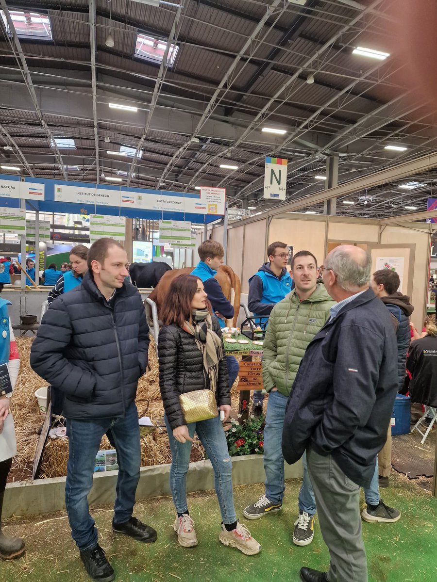 Au #SalonAgriculture2024, l’agglo encourage les étudiants du #lycée #agricole de #Crezancy qui préparent le trophée international de l'enseignement agricole. L’occasion d’échanger avec les élus de la région <a href="/hautsdefrance/">Région Hauts-de-France</a> sur l’agriculture, levier de #développement économique