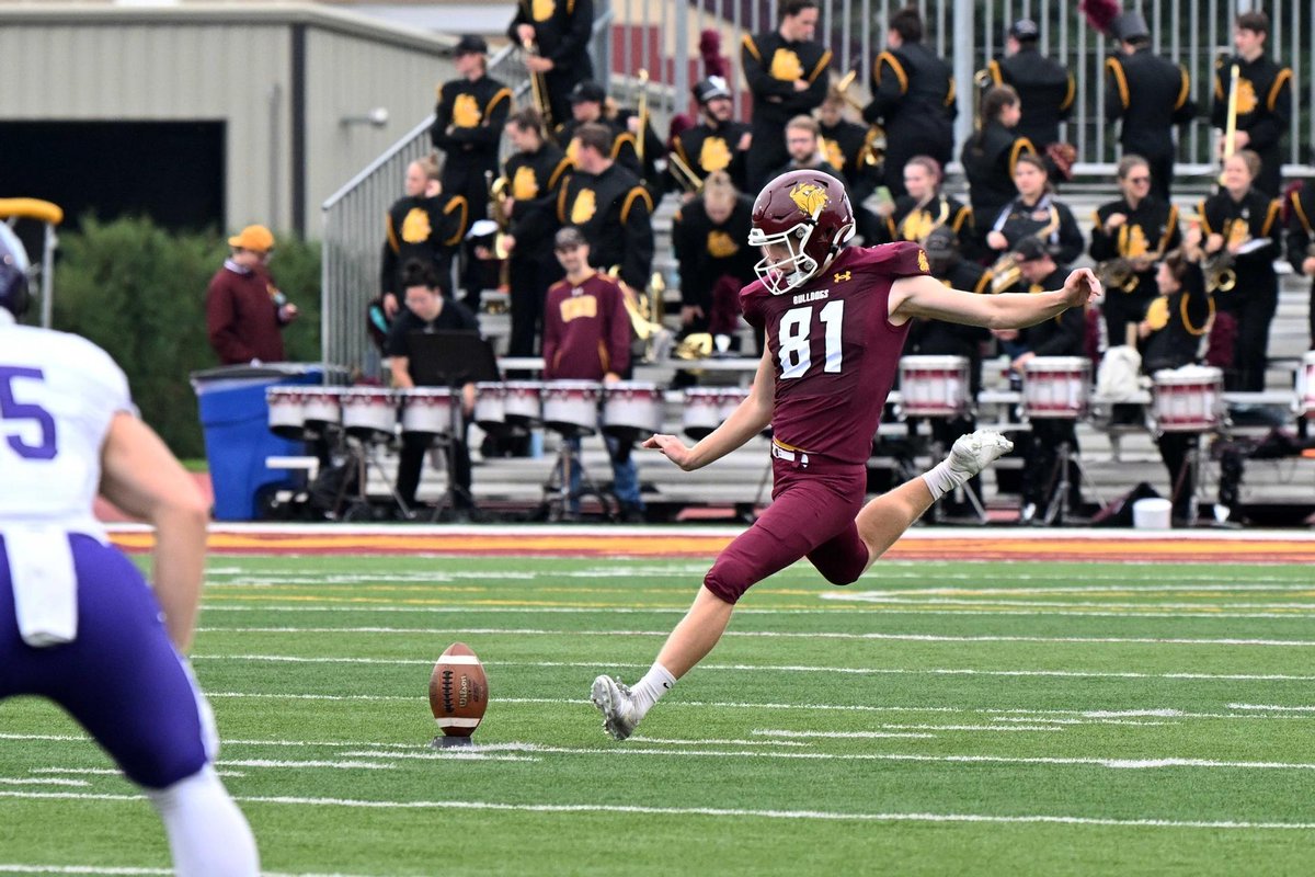 The Match of a Lifetime💕 @UMDBulldogs student-athlete Curtis Cook's bone marrow donation saves the life of a two-year-old boy. Check out this heartwarming story below! 🔗 b.link/0228D2FB #MakeItYours | 📸 @UMDBulldogs