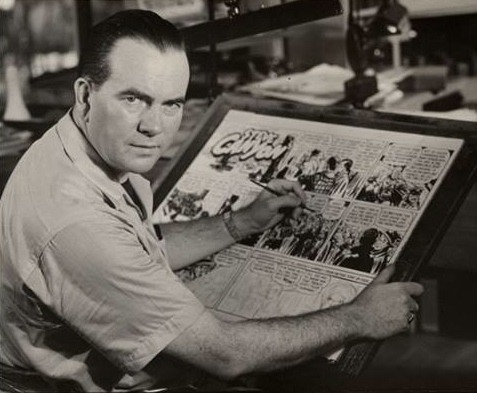 Milton Caniff junto a una pagina en proceso de Steve Canyon