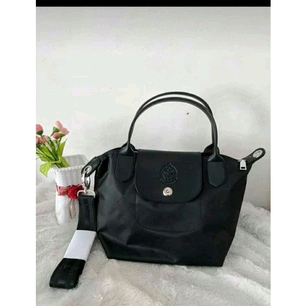 ichae_oiik's tweet photo. Cek Tas Persit terbaru sesuai Mupus UK S dengan harga Rp95.000. Dapatkan di Shopee sekarang! https://t.co/xGuSqiFvDn https://t.co/VcjD6Id2Gg
