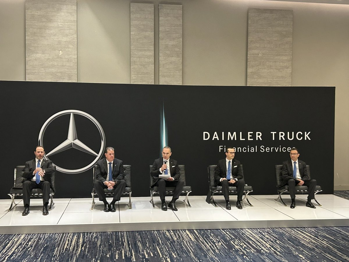 Inicia Expo Foro 2024, con la conferencia de prensa del líder indiscutible Mercedes-Benz Autobuses, quien celebra 26 años de liderazgo en el sector. #pasioniMBAtible #autobuses #mercedesbenzautobuses
#buses #liderazgo #movilidad #DaimlerBuses