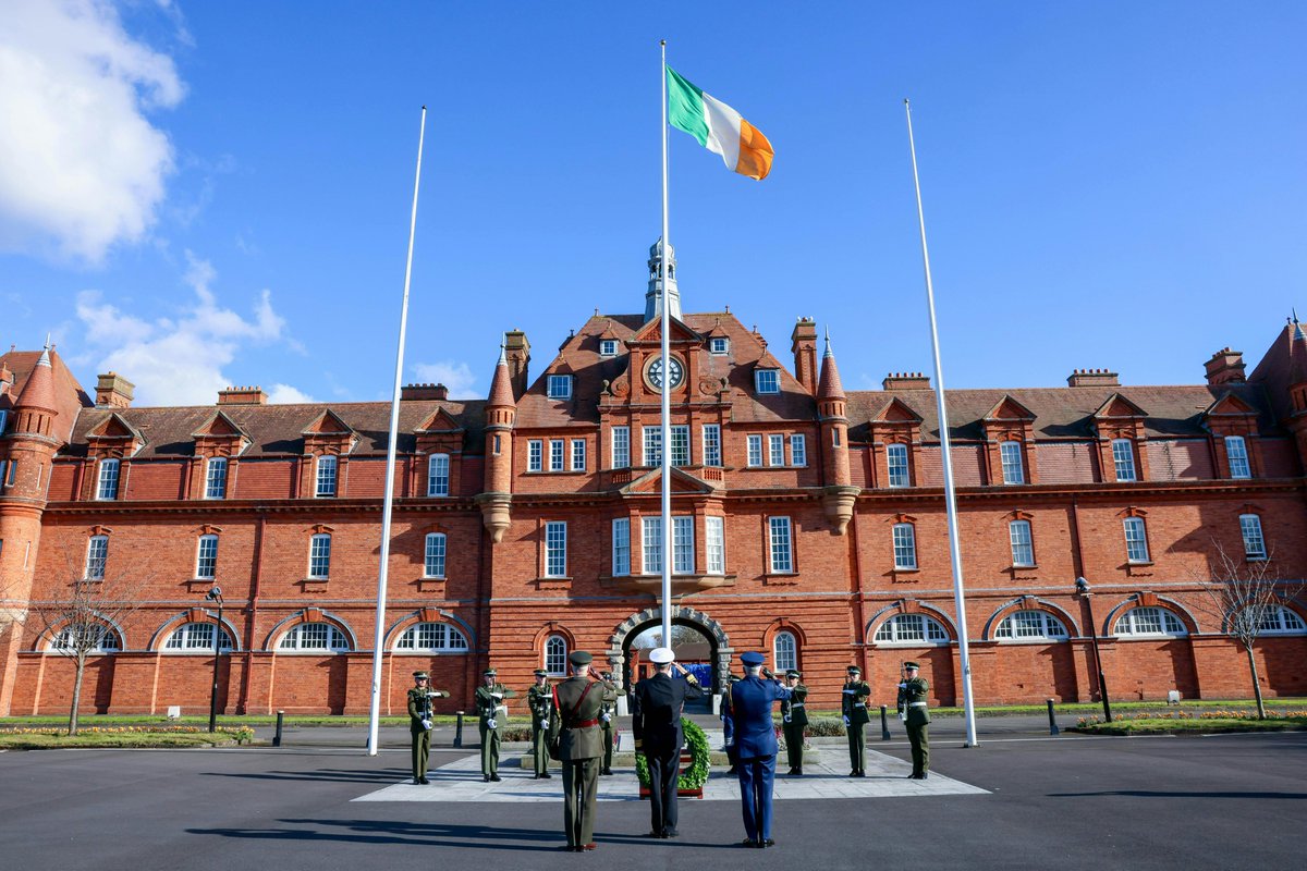 I was in 🇮🇪 at the invitation of its Chief of Defence, LTG Clancy to discuss #Ireland’s ongoing cooperation with #NATO.

For the last 25 years, we have proven that neutrality does not mean isolation as we continue to work on issues that concern us all.

📖tinyurl.com/4ycy3ezz