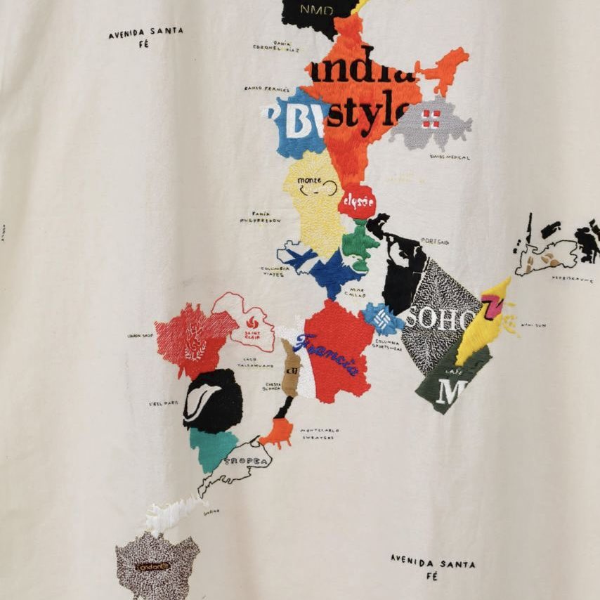 MUNTREF's tweet photo. 📷 Nuevo mapa de la Av. Santa Fe es la obra de la artista argentina Paula Castro que forma parte de ⚫ ROMPECABEZAS, la exposición colectiva de la IV edición de @bienalsurarte en #MUNTREF https://t.co/rNeWOXiuRE