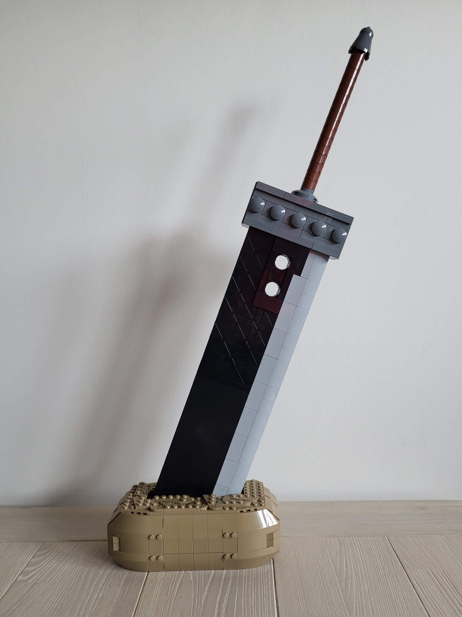 人文+社会 Saga S1 - Marko W/ Sword z2zed1b March | 2013 | Markus Sesko