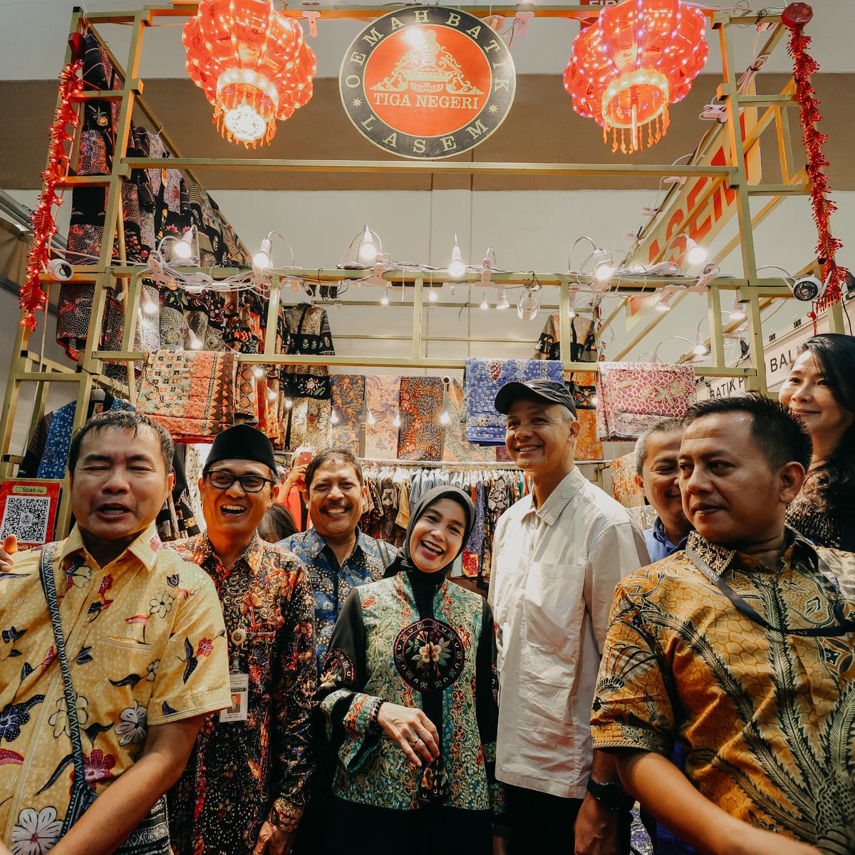 ganjarpranowo's tweet photo. Kalau mau tahu betapa kaya dan luar biasanya karya anak bangsa, kamu harus datang ke sini. Karena International Handicraft Trade Fair (Inacraft) 2024 digelar di Jakarta Convention Center (JCC), Jakarta Pusat ini adalah pameran kerajinan tangan terbesar dan terlengkap di Asia Tenggara, catat tanggalnya ya, mulai 28 Februari hingga 3 Maret 2024.