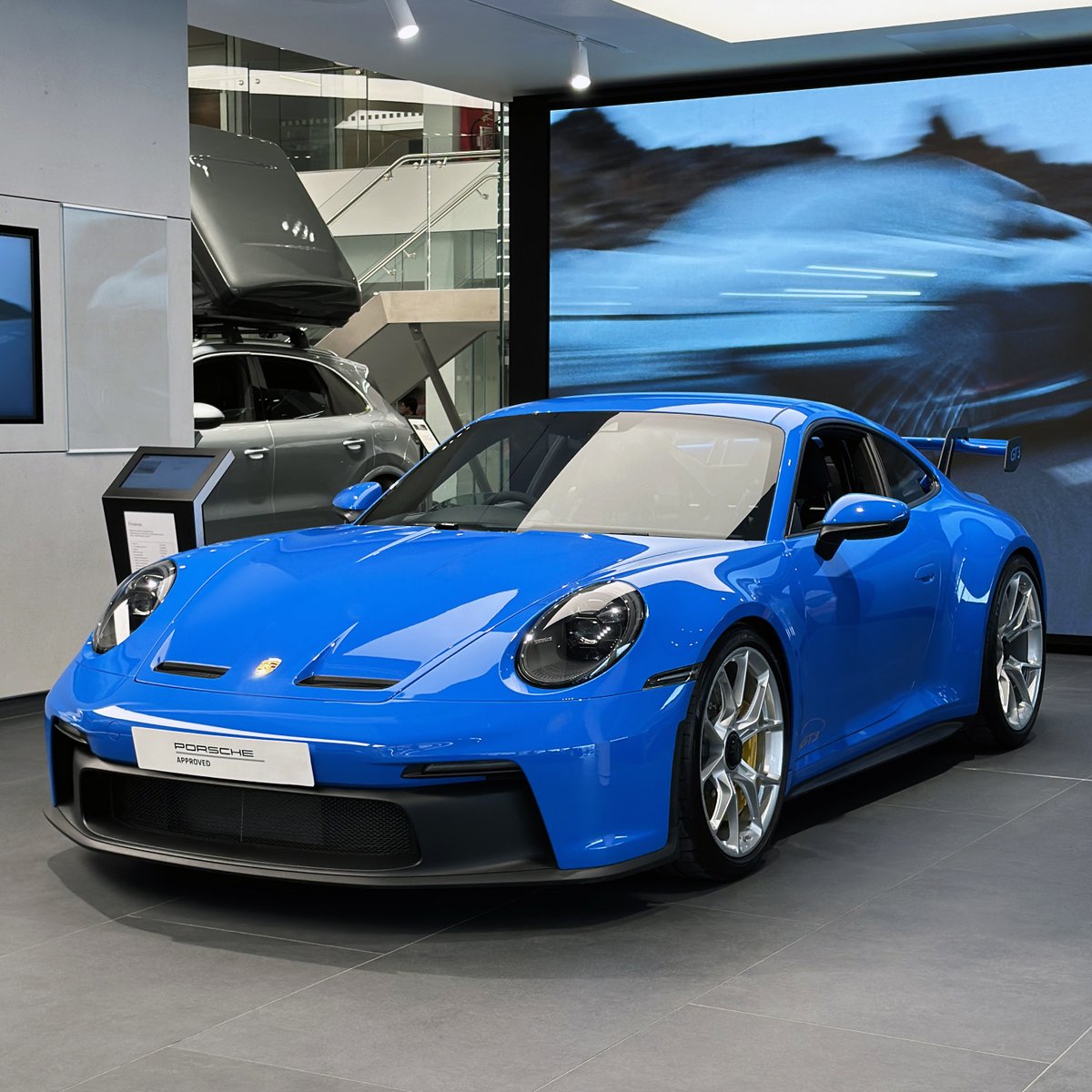 Embodying elegance and performance; introducing the Shark Blue 911 GT3 at Porsche Centre Reading 🦈