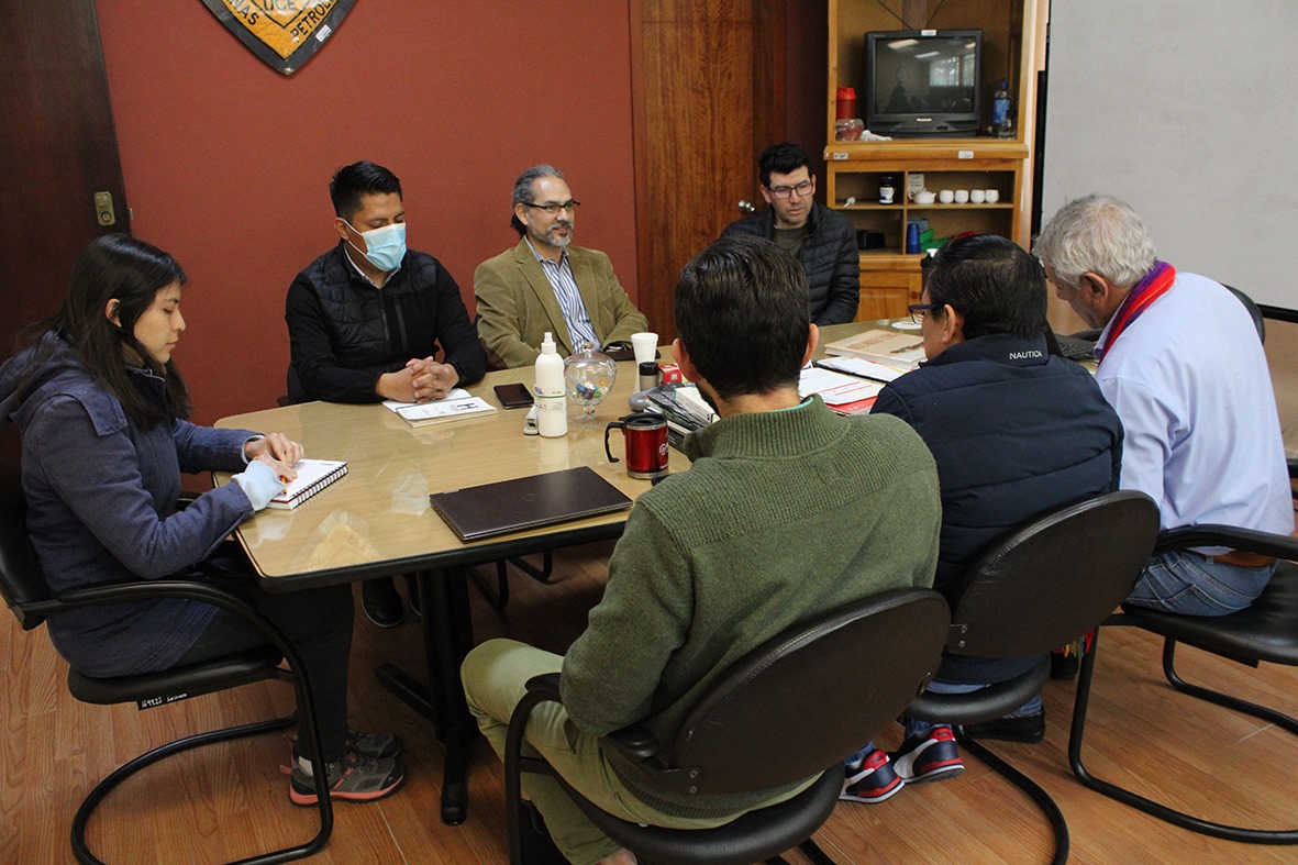 El <a href="/iih_uce/">IIH - UCE</a>  y la <a href="/Figempa_UCE/">Figempa</a>  mantuvo una reunión representantes del @RecNaturalesEC  para conversar sobre el Plan Energético Minero para el Ecuador.

<a href="/lacentralec/">Universidad Central del Ecuador</a> 
<a href="/OLADEORG/">OLACDE</a>