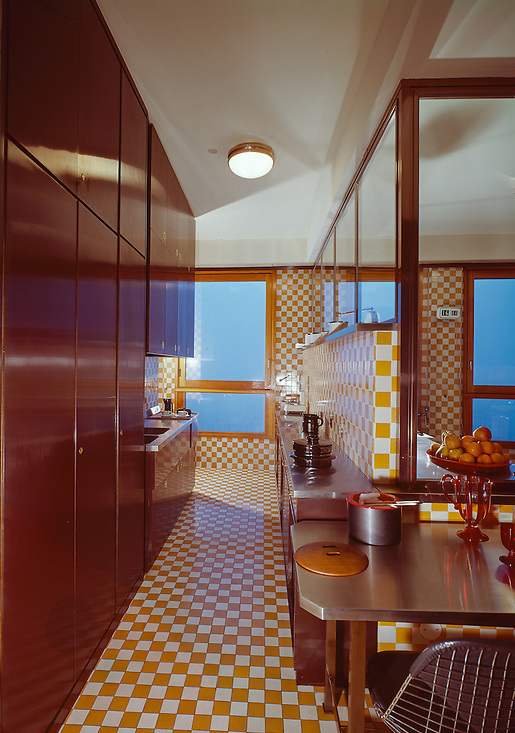 💛 🤍 💛 🤍  Franco Albini and Franca Helg-designed apartment from 1964 photographed by Carla de Benedetti

#francoalbini #francahelg #carladebenedetti #vintagefurniture #classic #timeless #style #furniture #interiorstyling #vintagebrooklyn #vintagepassion #interiorinspo