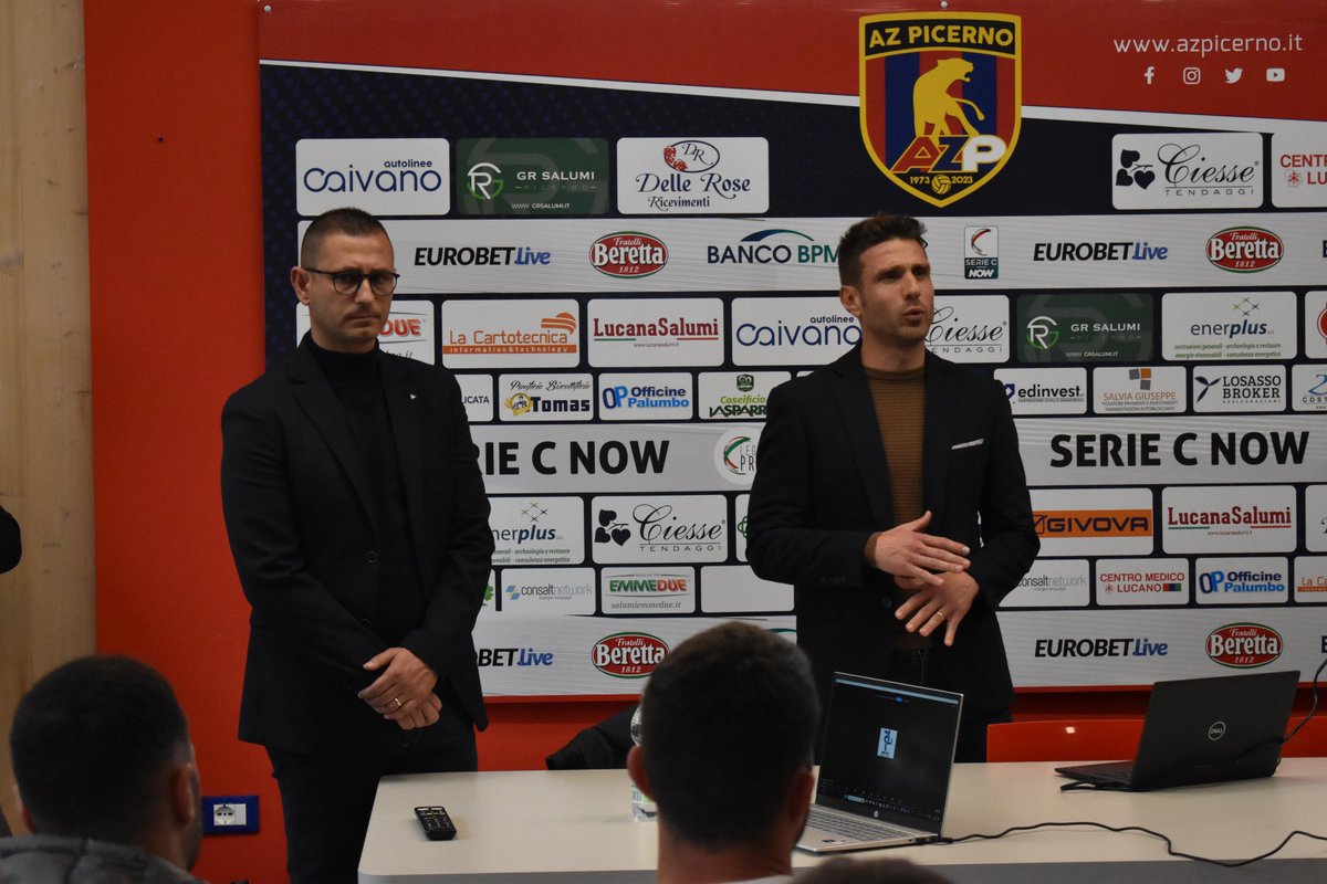 seriecofficial's tweet image. 📍 6^ tappa #IntegrityTour 
Nuovo appuntamento per il progetto a firma Lega Pro e @Sportradar in collaborazione con l'@assocalciatori 

➡️ l'incontro si è svolto al "Donato Curcio", casa dell'@azpicerno1 che ha partecipato con 1^ Squadra e formazione di Primavera 4 

#SerieCNOW