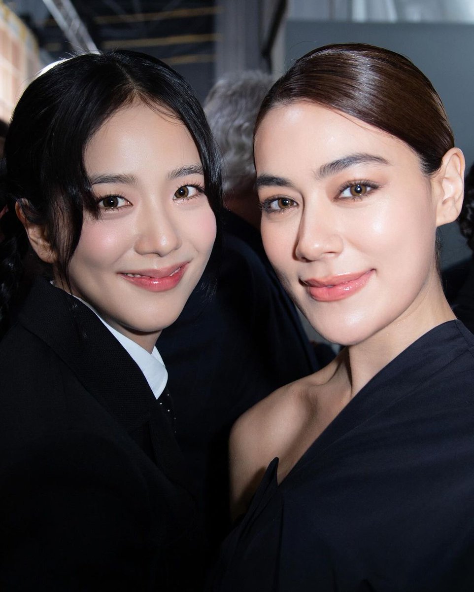 [Instagram] kimmy_kimberley
Thai Actress Kimberly post update with #JISOO during #DiorAW24 show event.

#JISOOxDiorAW24