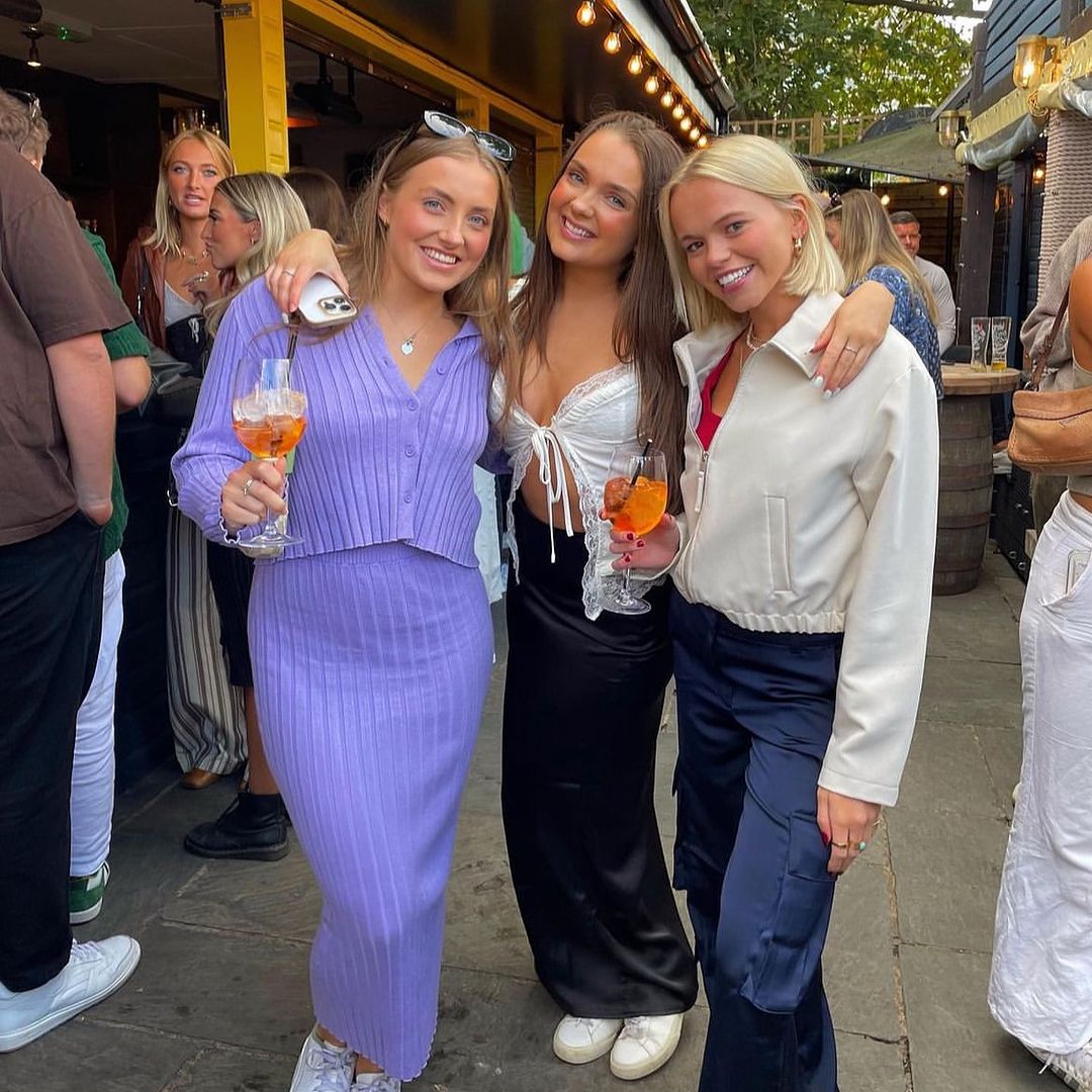 YoungsPubs's tweet image. February photo dump 📸

What a month of rugby, roasts and romance. 

Featured in our Feb photo dump? Pop us a DM and we'll treat you to a drink on us 🍻

#YoungsPubs #PubLove #LondonPubs