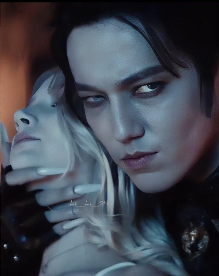 DearFaby1's tweet photo. @kudaiberguen1 @dimash_official THE UNPREDICTABLE DIMASH 

#WhenIveGotYou 
#Dimash 
Dios mío un Vampiro🤯🤯
Que belleza https://t.co/D8e2bD5YIf