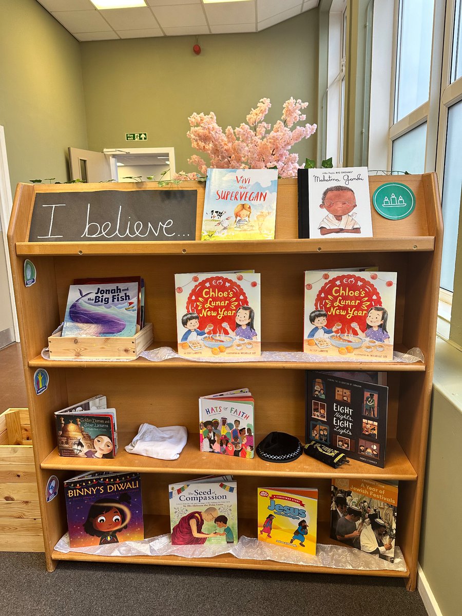 AlwoodleyPS's tweet image. We have been busy developing our reading spaces around school and particularly love the introduction of our reading orchard! We can’t wait to open up our brand new library next half term too 👏🏼📚 #readingspaces #everyoneareader