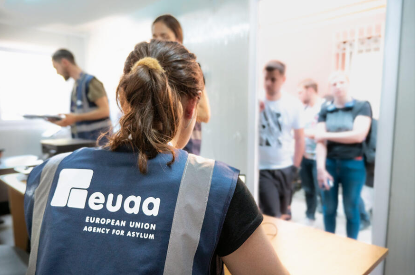 ecre's tweet photo. 🧵2023 asylum trends from @EUAsylumAgency show:

🔵Very high protection rates - Most asylum applicants in Europe have protection needs
🔵Increase to over 1 million - but these remain manageable numbers.

Full stats here: https://t.co/6aSaegDlDc https://t.co/GONbaCe6Bs