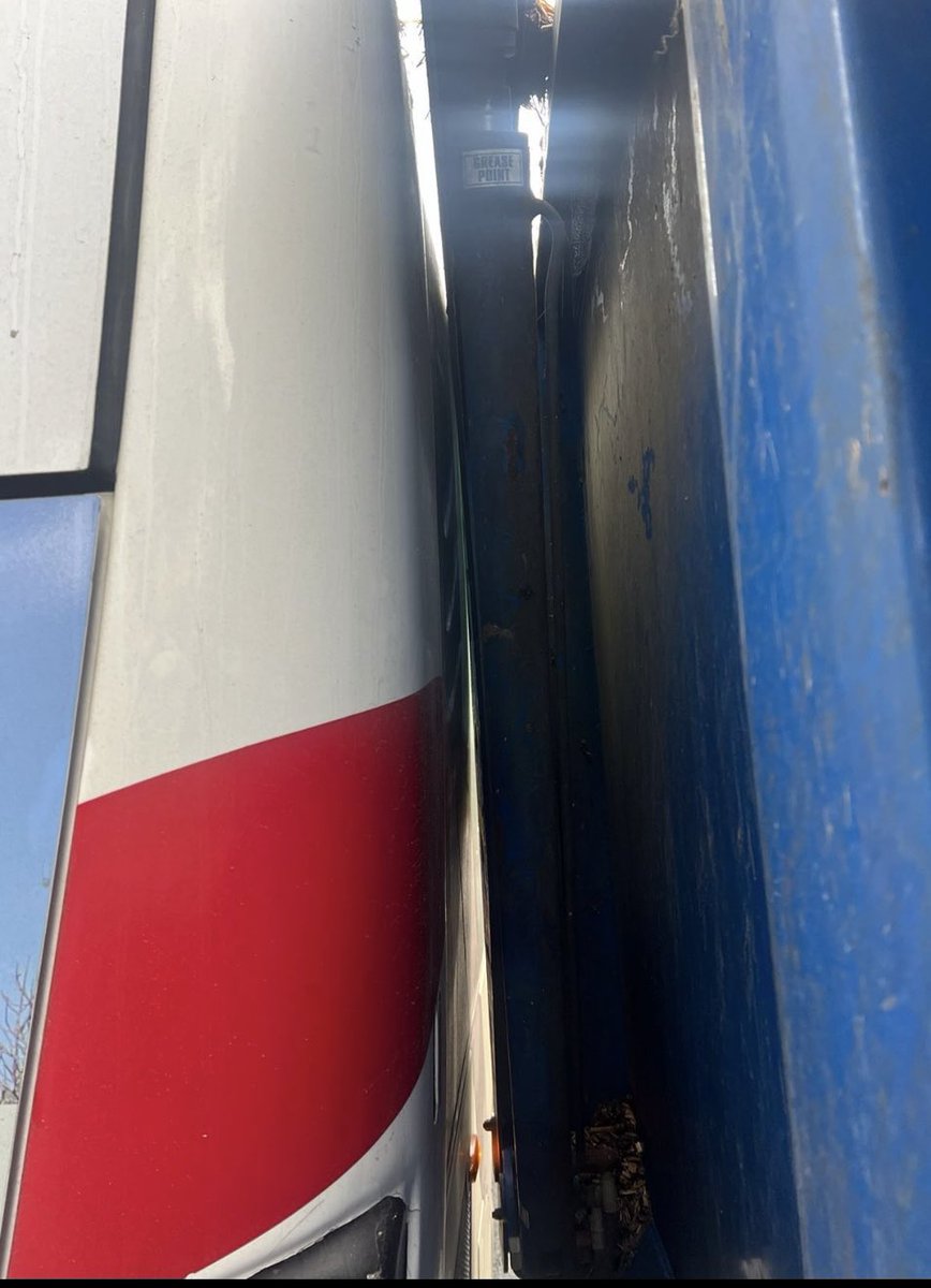 Tractor meets bus. Some skilled driving. They didn’t touch but a bit too close for comfort 😱 #drivinginguernsey