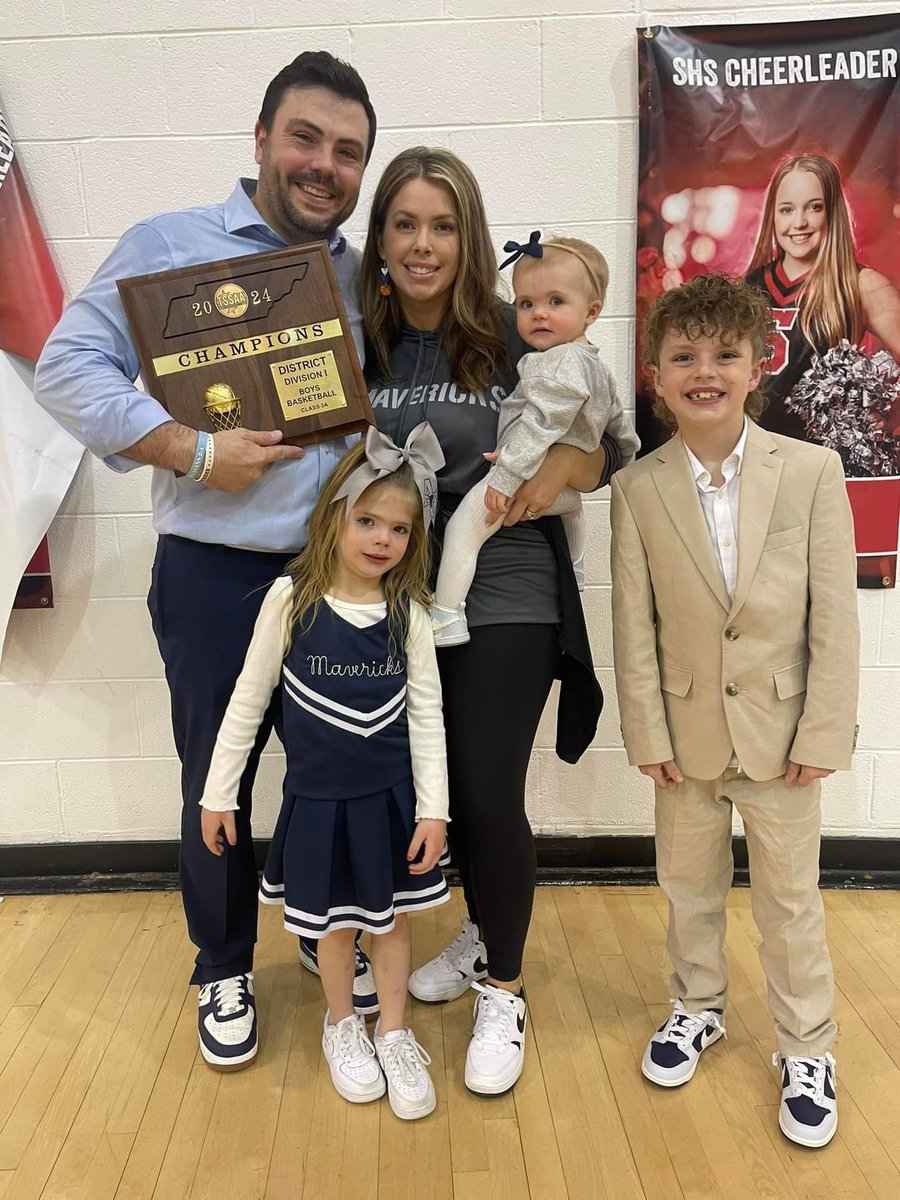 I’m so proud of the Mavericks. I’m thankful to be their coach &amp; for our journey. We say everyday that signing up to play sports is signing up for heartbreak. Last night was heartbreak. But it’s the heartbreak that’s lets u know the journey is worthwhile. #GoMavs🤘 <a href="/MaverickAD1/">GaryTerry</a>